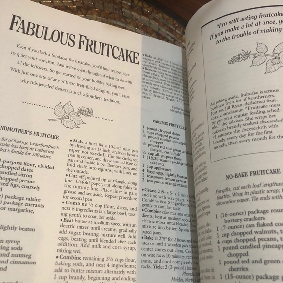 Vintage 1995 Southern Living Annual Recipes Book - Picture 8 of 9